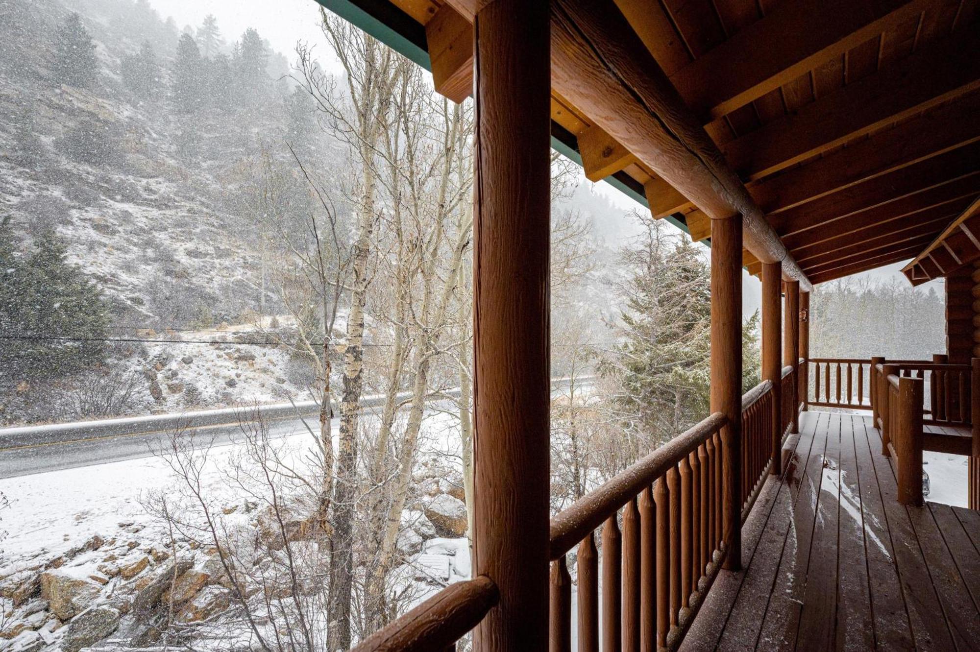 הוילה Iconic Log Cabin Escape - Idaho Springs - Hot Tub מראה חיצוני תמונה